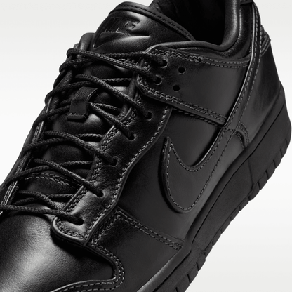 Black/Black/Black