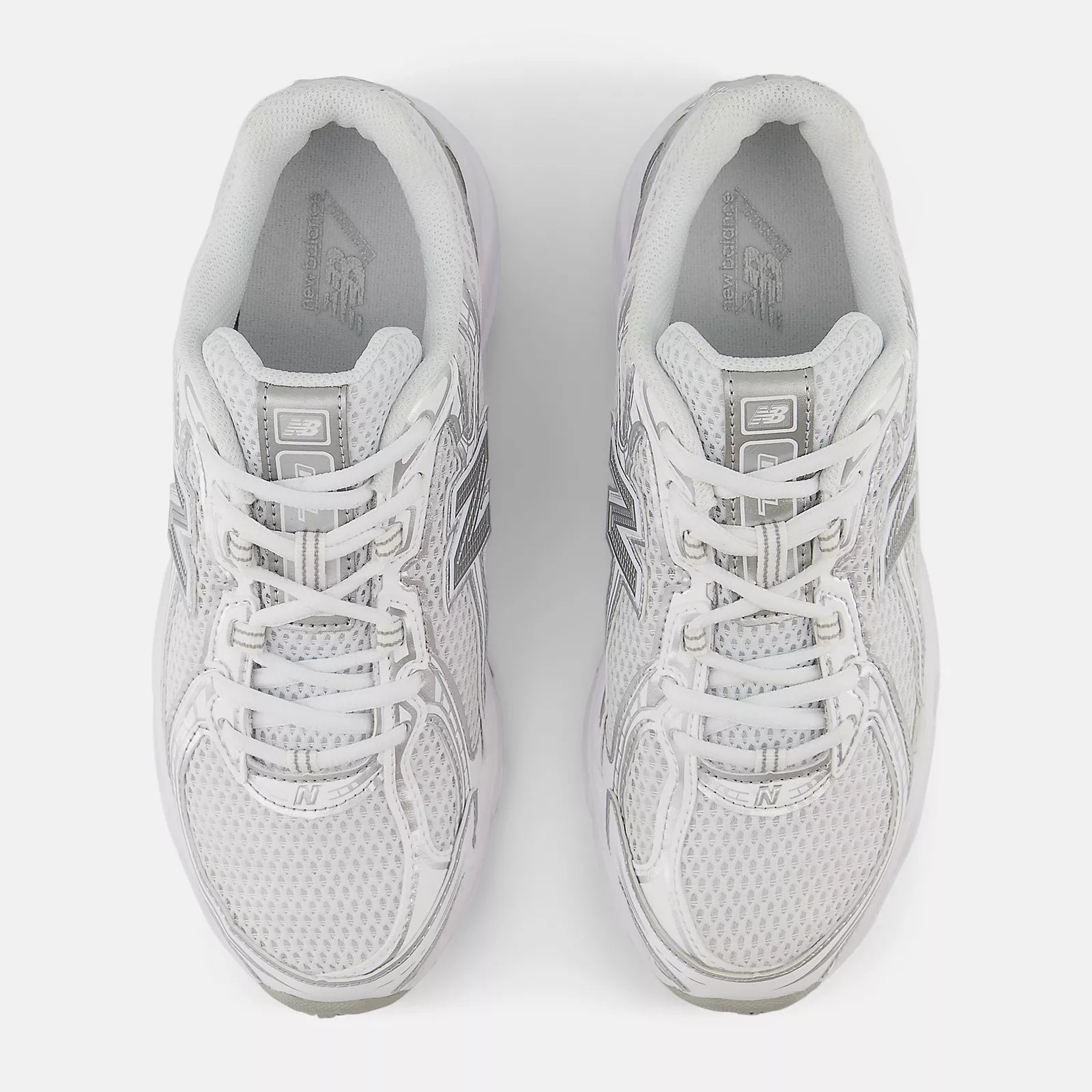 White With Metallic Silver 877 C And Reflection