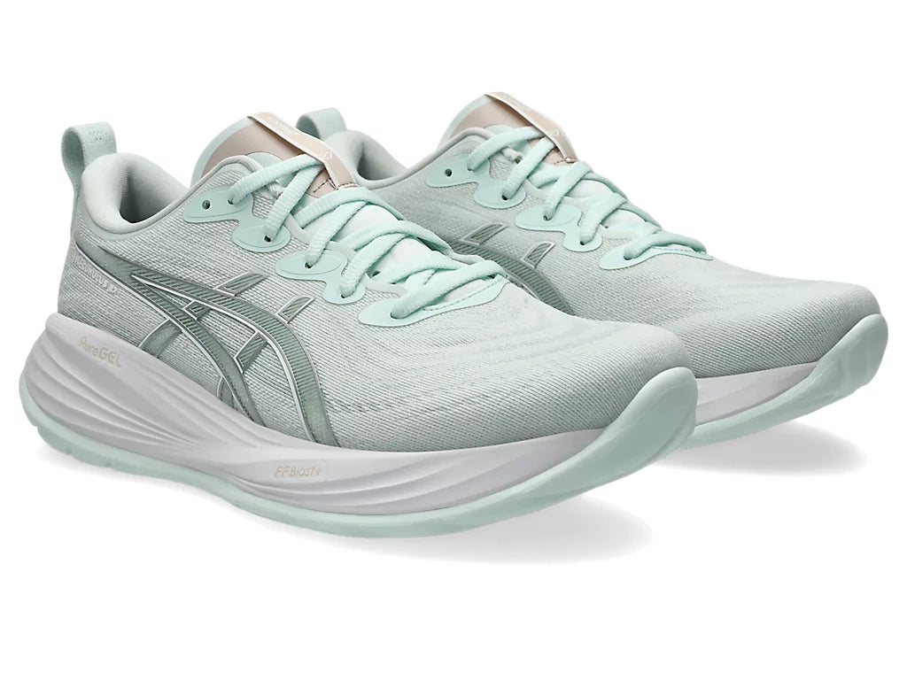 Pure Aqua/White