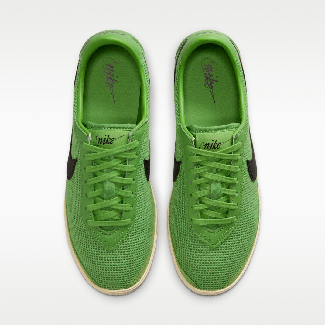Chlorophyll/Muslin/Black