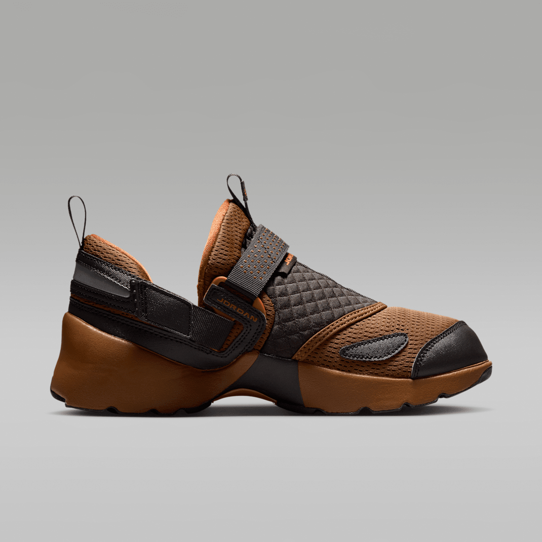 Light British Tan/Reflective Silver/White/Desert Orange