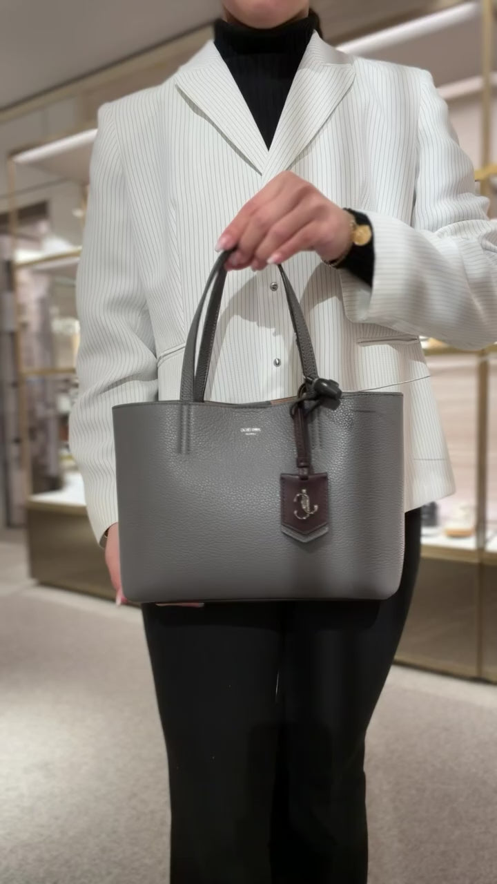 تحميل الفيديو: ONine2five Grainy Leather small Tote